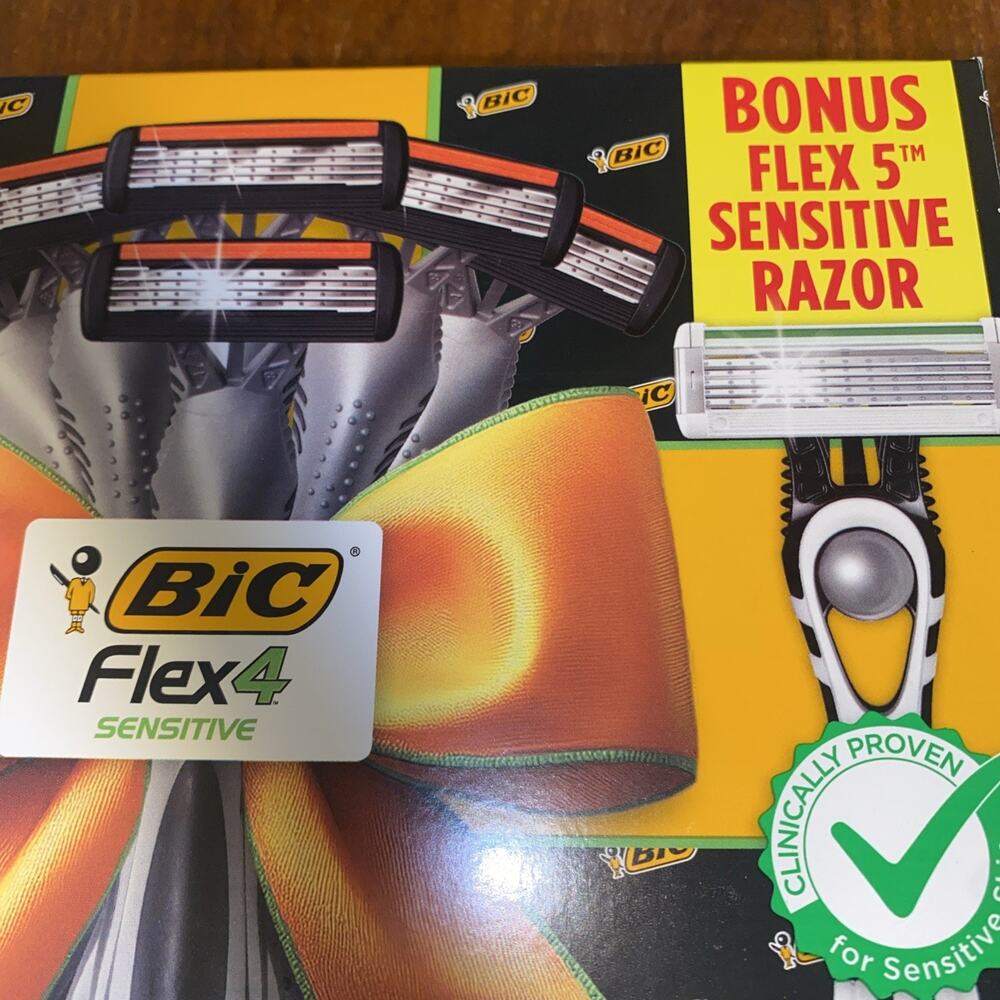 BIC Flex 4 Sensitive Men's Disposable Razors Gift Set - 7.0 ea - Picture 2 of 3